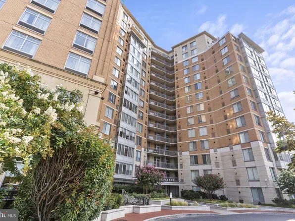 555 Massachusetts Ave NW APT 1118, Washington, DC 20001