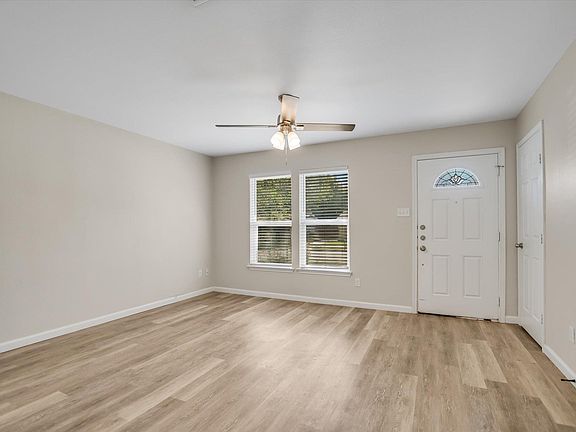 3rd image of 6026 Bluebell Cir