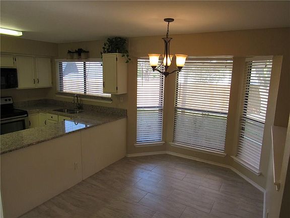 5th image of 2217 Sheffield Ct