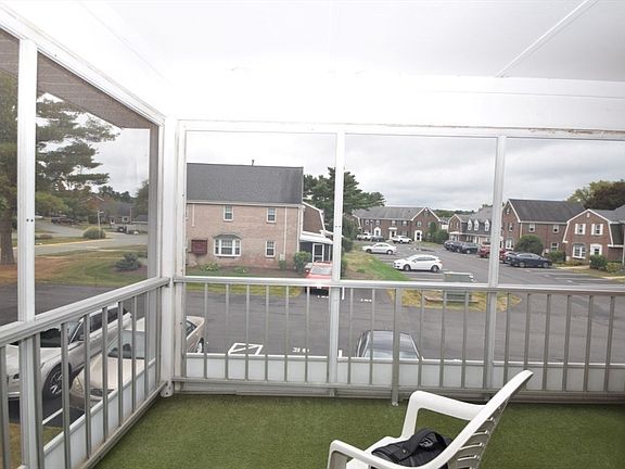3rd image of 6 Jessica Dr APT G