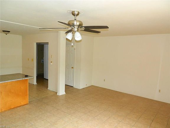 3rd image of 1049 Wickford Ct