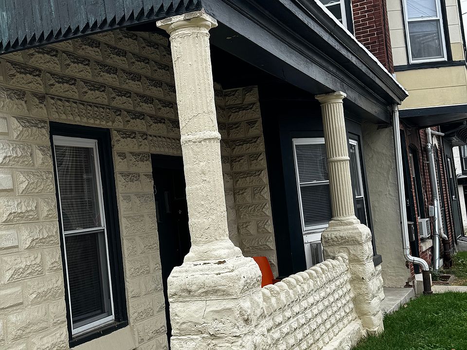 Porch area for this apartment