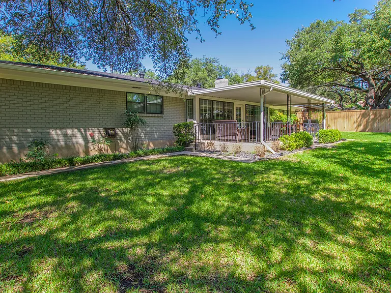 3109 Las Cruces Blvd — Photo 15