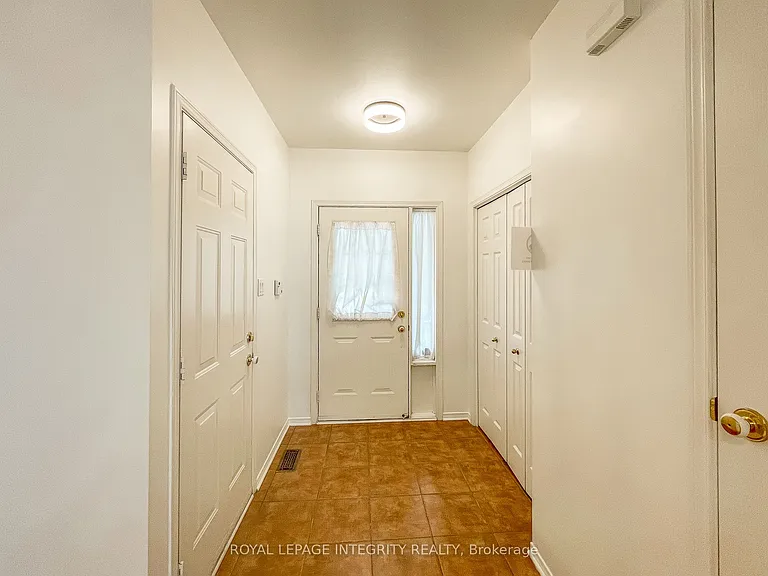 172 Gray Cres — Photo 3