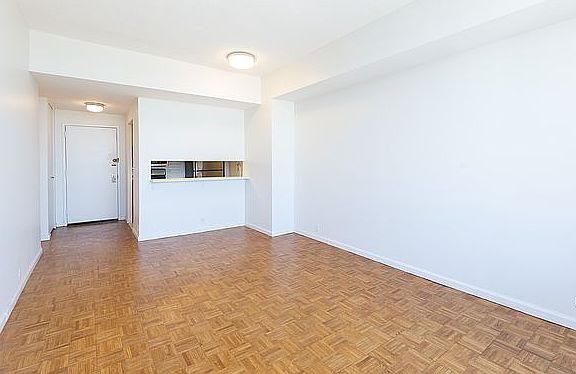 3rd image of 225 W 83rd St APT 18J