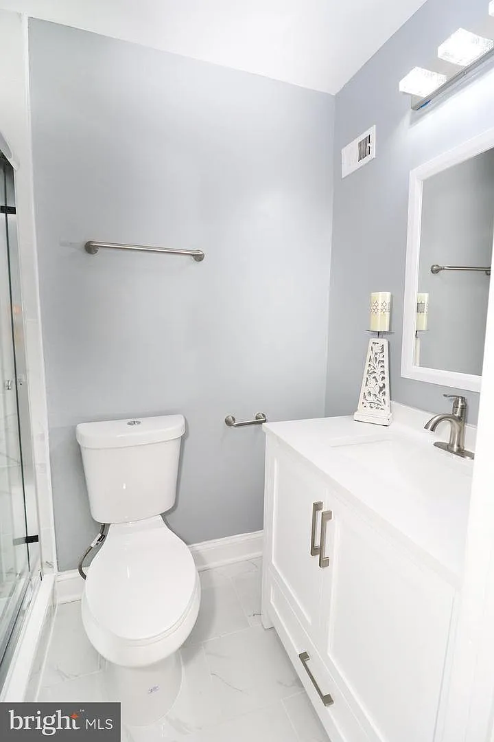 3 bed, 1700 sqft, $3,000 — Photo 2