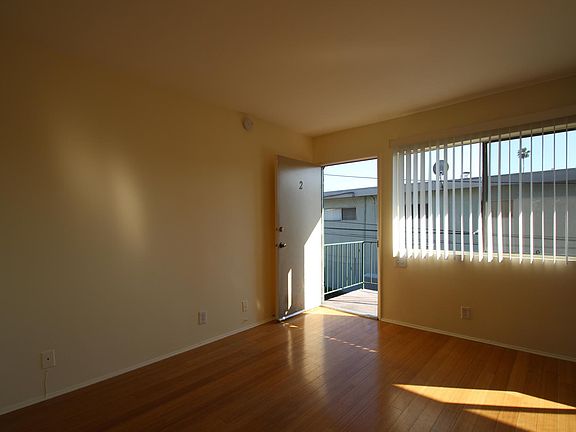 5th image of 54 N Parkwood Ave APT 2