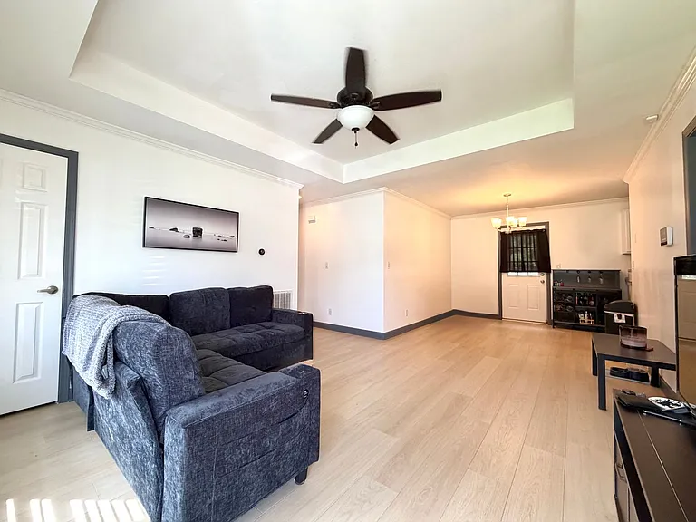 783 Princeton Cir — Photo 2
