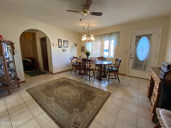 2nd image of 985 Huntington Pl
