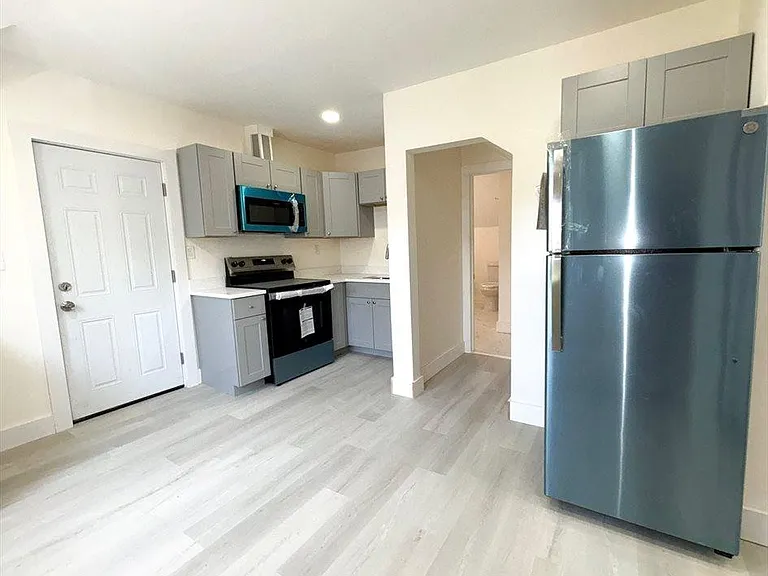 930 S Franklin St #2 — Photo 3