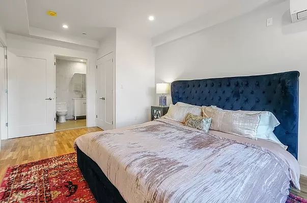 Rented by Bond New York | media 33