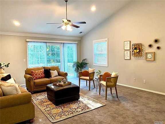 4th image of 261 Village Green Dr #261