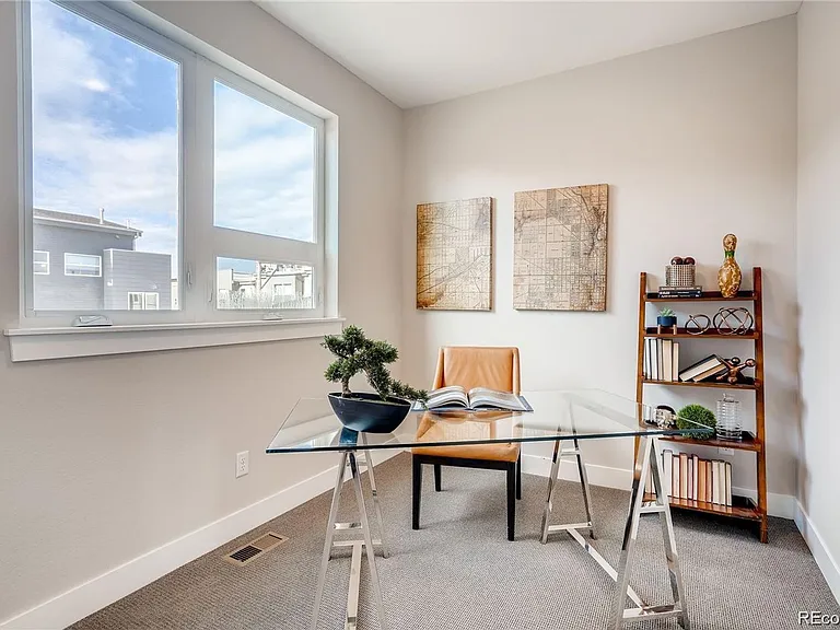 1737 Irving St — Photo 5