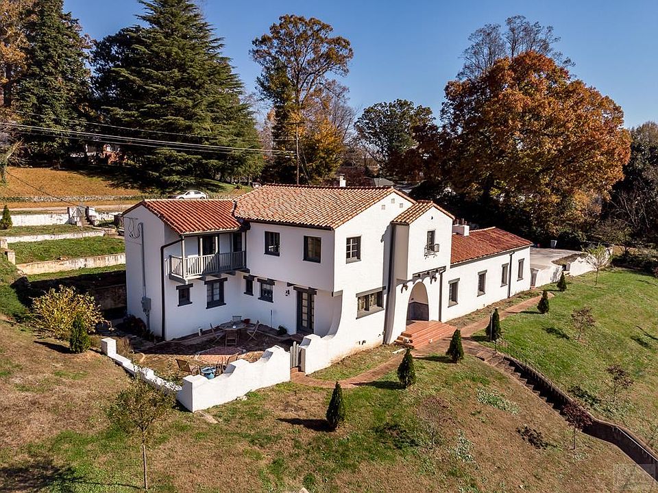 1st image of 211 Mulberry St SW