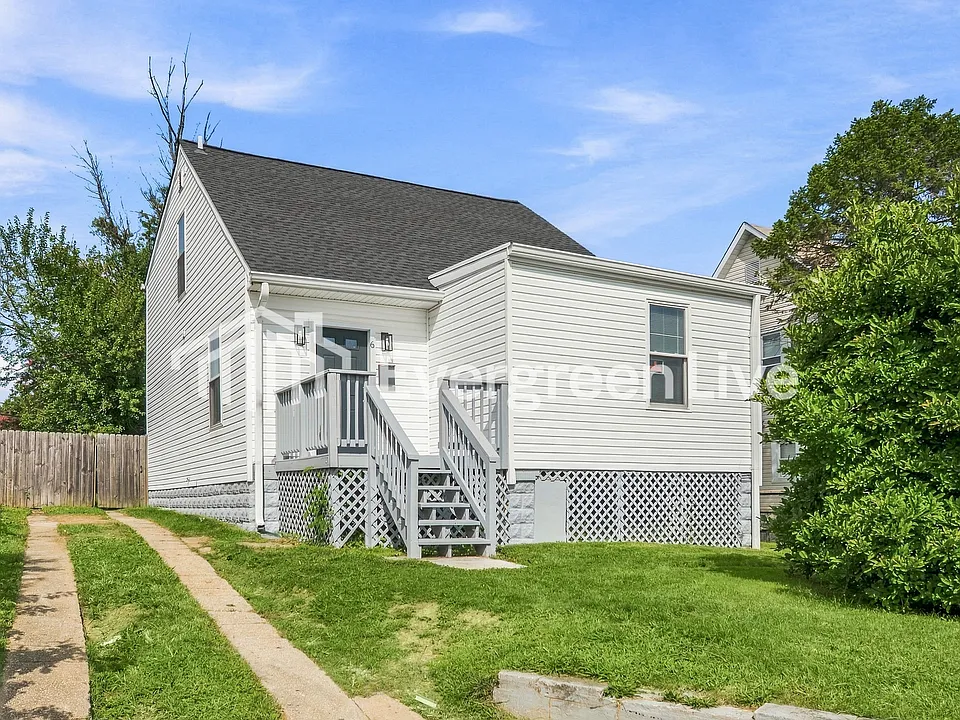 6 W Elm Ave