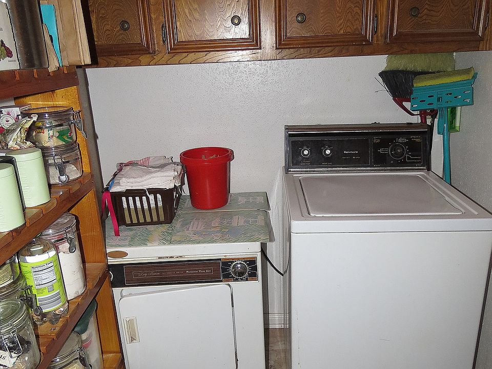 Laundry/2nd Pantry