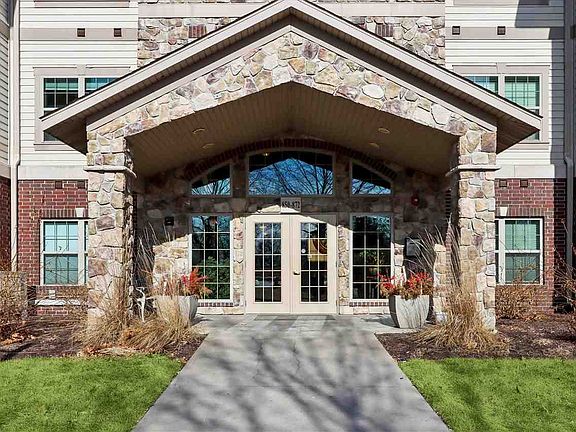 2nd image of 856 Foster Rd