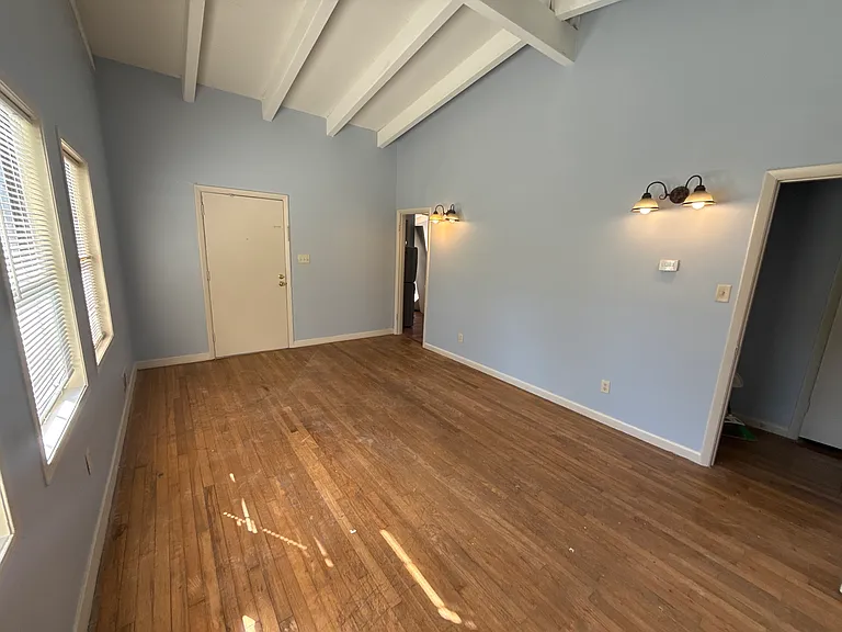 1009 Hampton St NW #1 — Photo 5