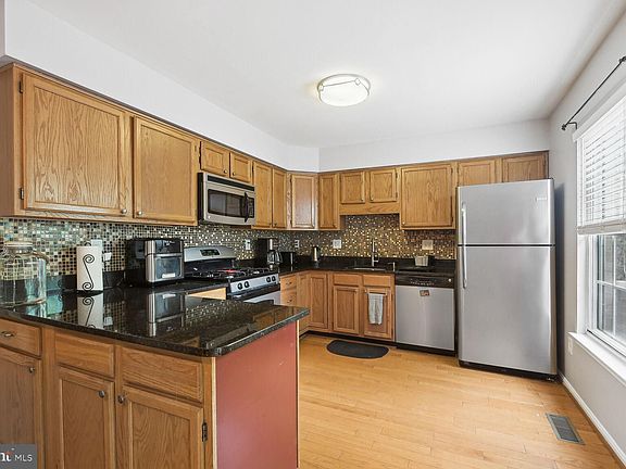 4th image of 46594 Carriage Ct