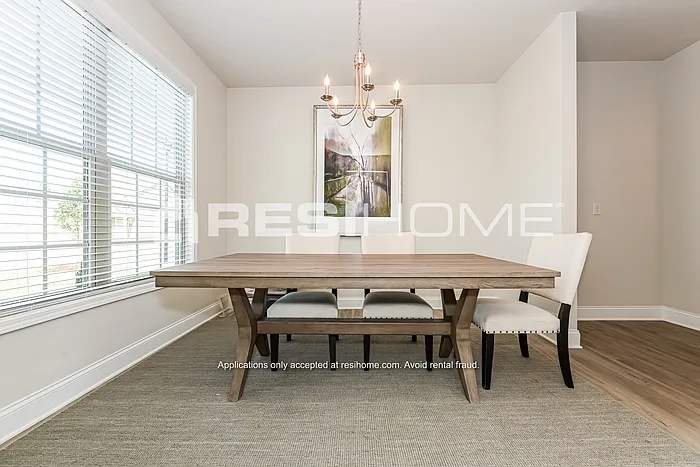 4 bed, 2.5 bath, 2228 sqft, $2,975 — Photo 4