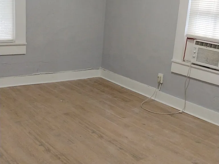 3222 Warrington St — Photo 2
