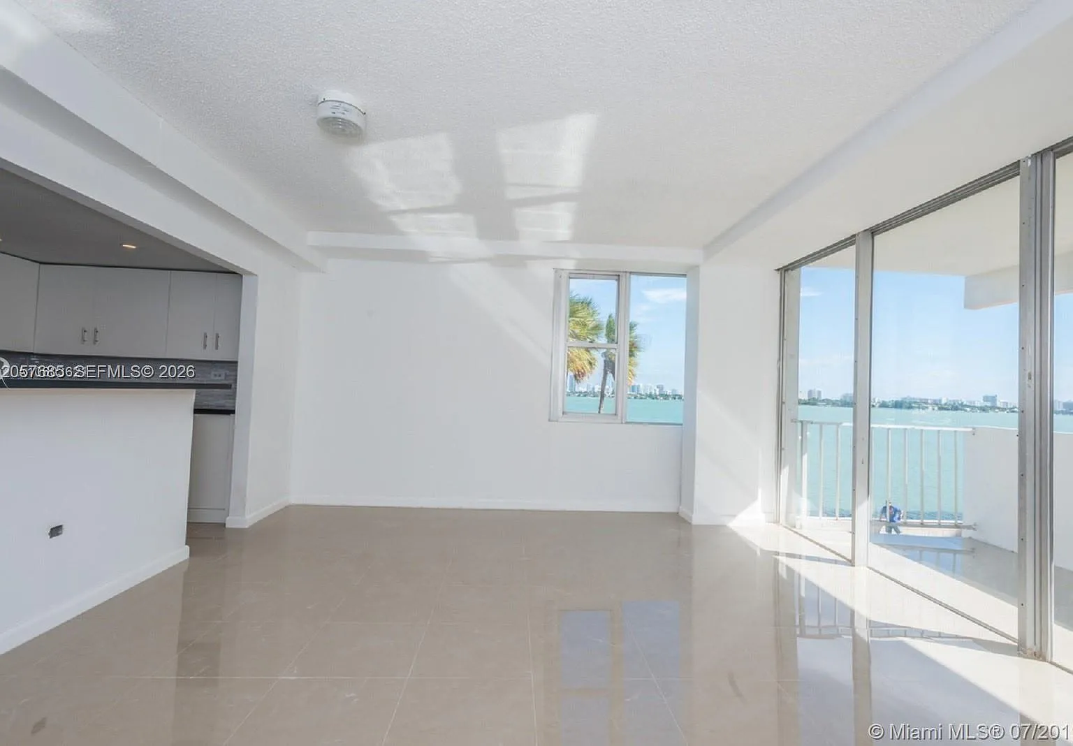 3 bed, 1302 sqft, $3,699 — Photo 1
