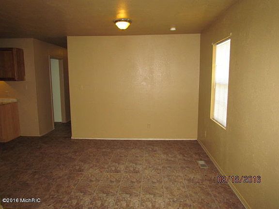 4th image of 1058 McAllister Ave