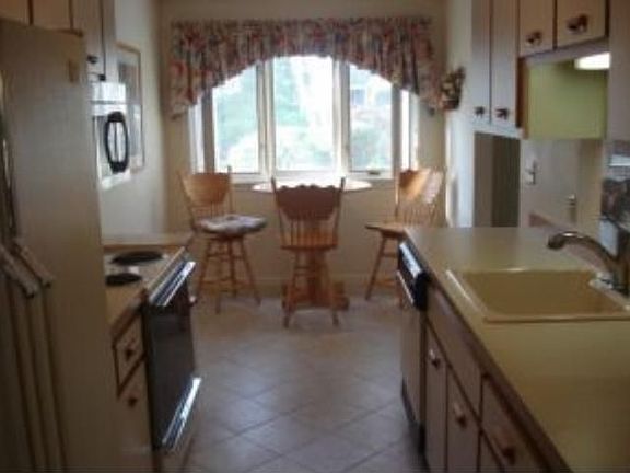3rd image of 17 Larkspur Ct