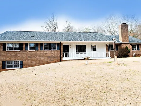 203 Gastley Rd, Clarkesville, GA 30523