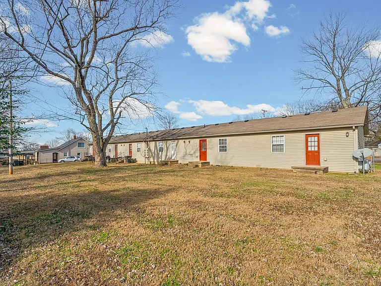 2604 Kenwood Dr — Photo 11