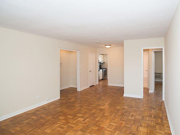 3rd image of 4366 N Pershing Dr
