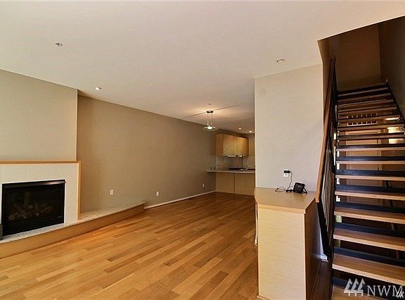 3rd image of 10590 NE 12th St
