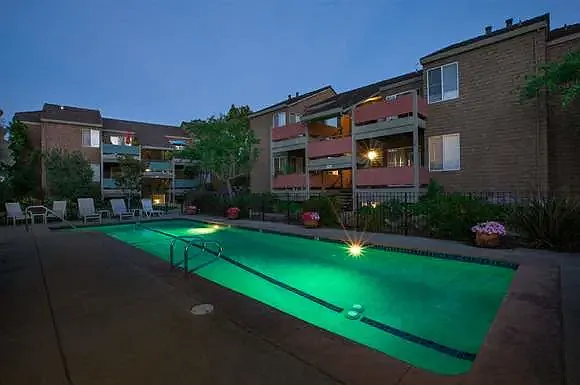 Cormorant Court Apartments — Photo 10