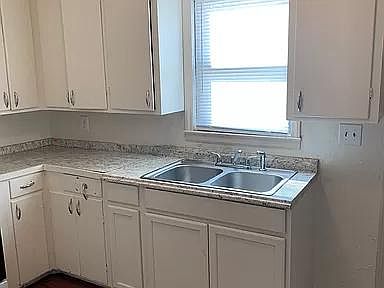 2nd image of 203 S Ash St