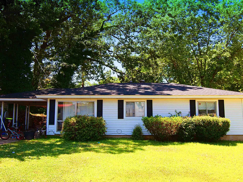 4 N Meadowcliff Dr