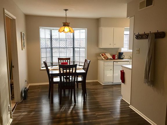 2nd image of 102 Primera Dr APT 6