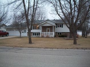 304 5th St W, Ada, MN 56510