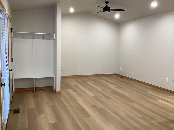 living room/entryway