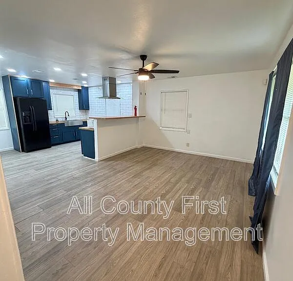 1623 Sherrill Dr — Photo 2