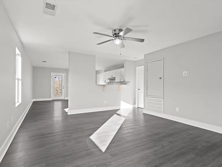 341 Mertle Dr NE — Photo 16