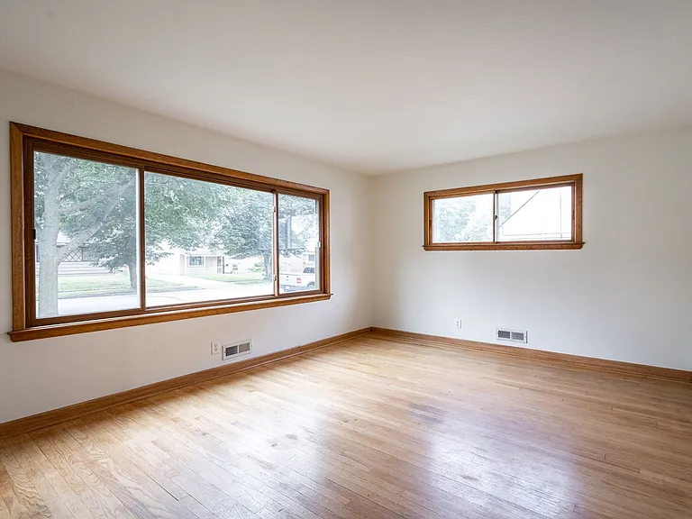 422 Gascoigne Dr — Photo 8