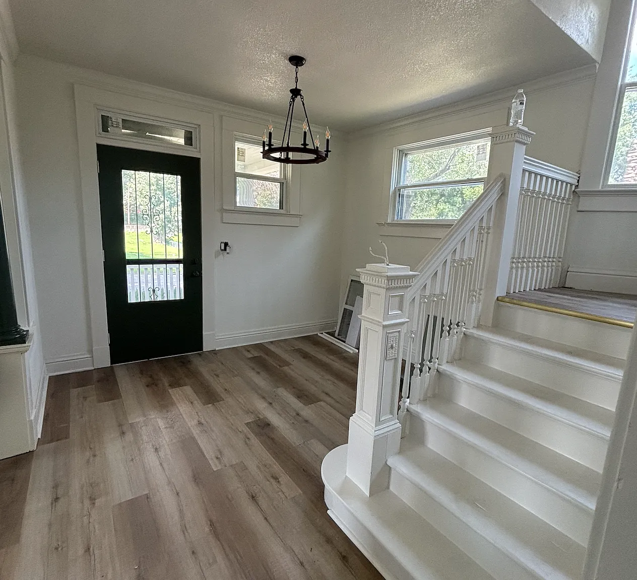 1033 4th Ave — Photo 3