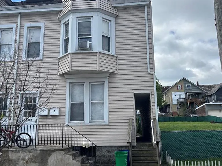 1304 Lehigh St #1 — Photo 1