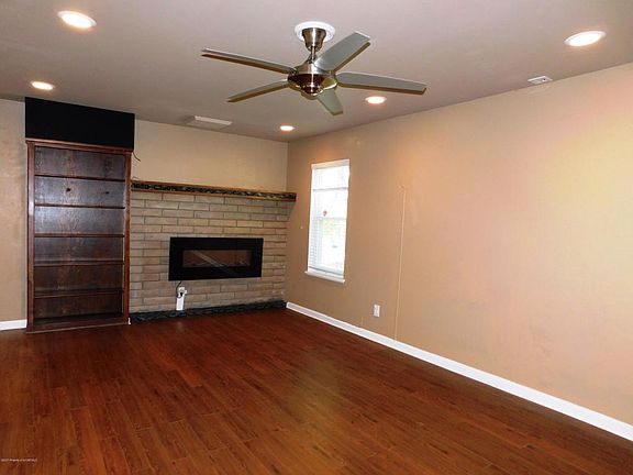 3rd image of 3306 N Sunset Ave