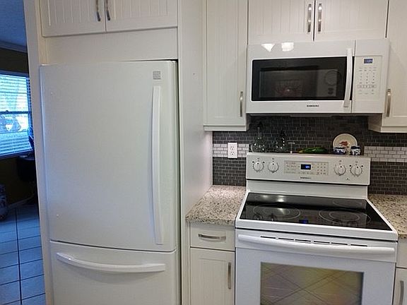 4th image of 1005 Ventnor Cres