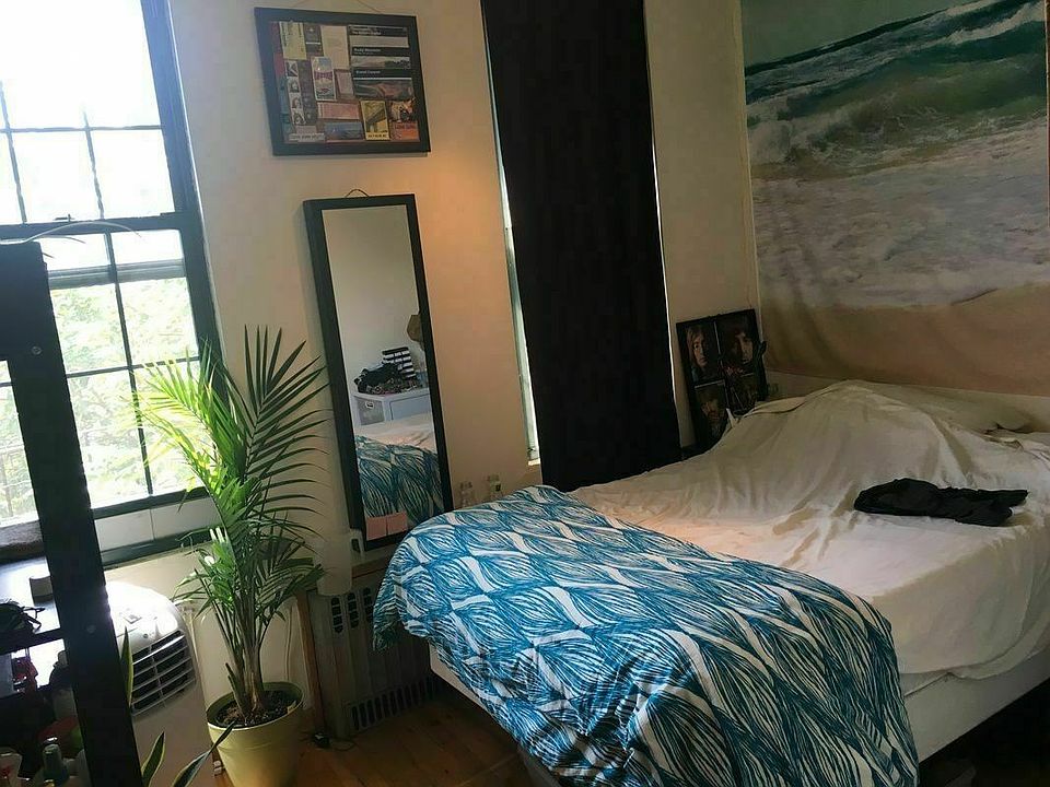 1st image of 242 Melrose St APT 2