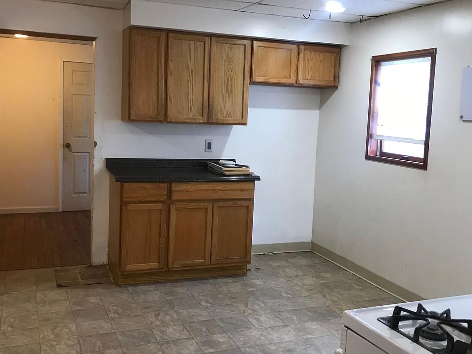 1st image of 219 East St APT 1