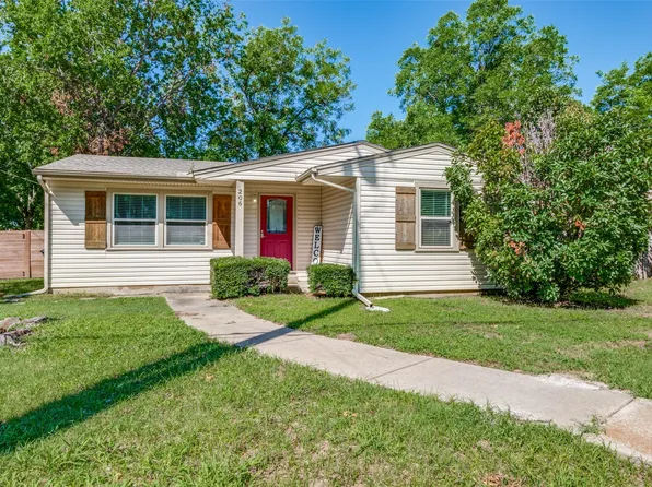 206 E College St, Forney, TX 75126