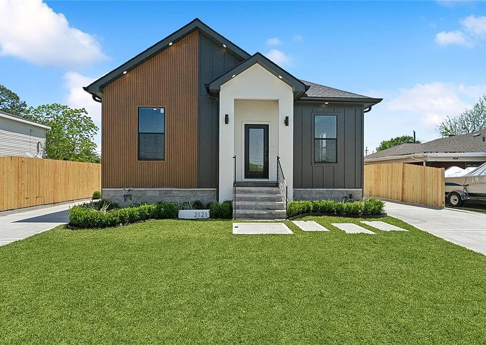 1st image of 2121-23 Octavia Dr