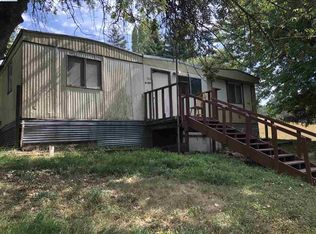 304 W 3rd St, Albion, WA 99102